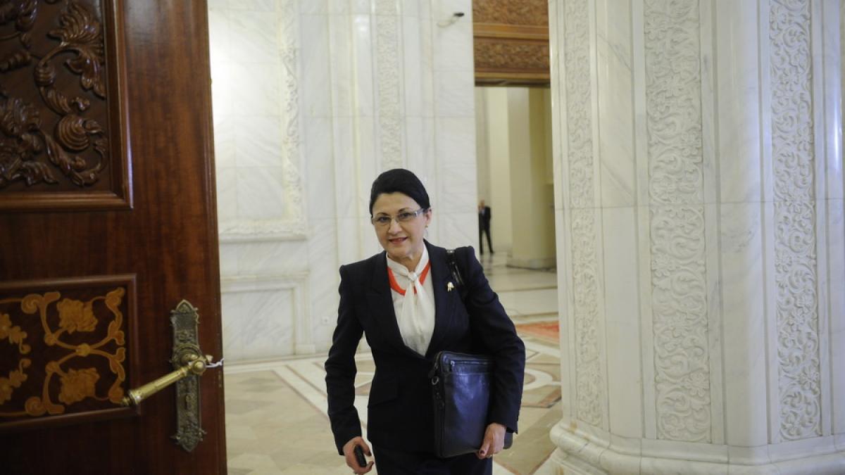 Pensionarea profesorilor, cu 3 ani mai devreme