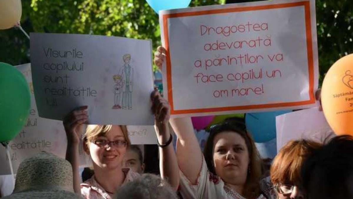 UPDATE. Homo-căsătoriile, la CCR. Curtea nu poate spune simultan „Da”