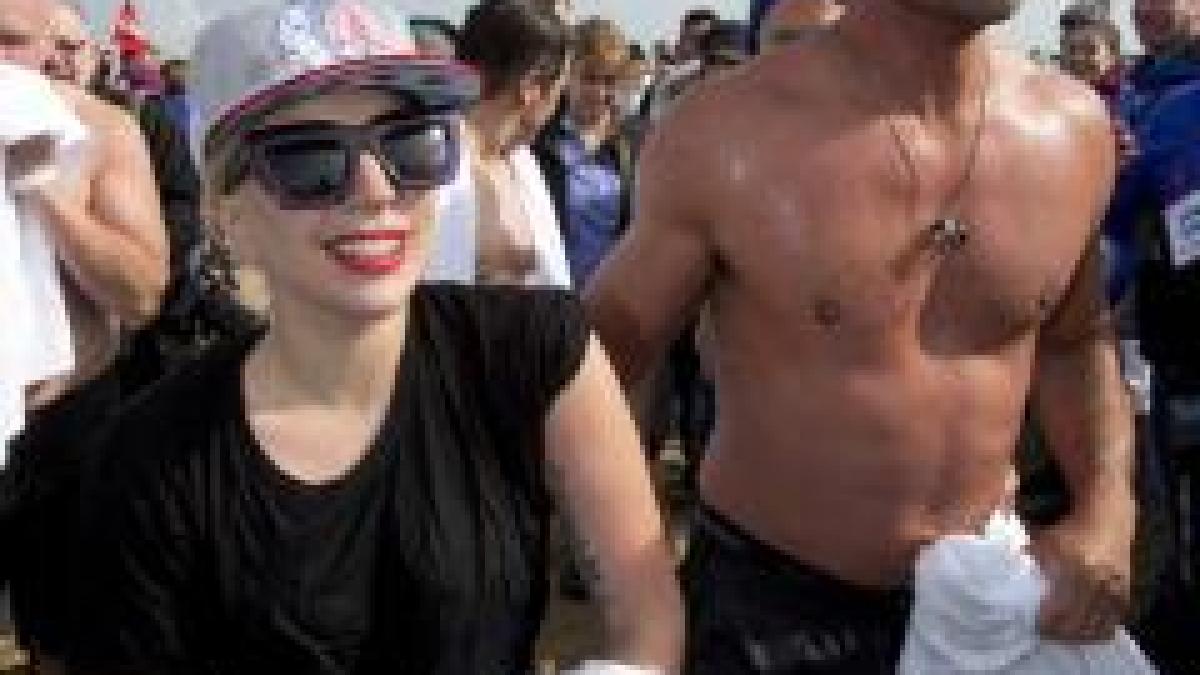 Lady Gaga a rupt logodna cu Taylor Kinney
