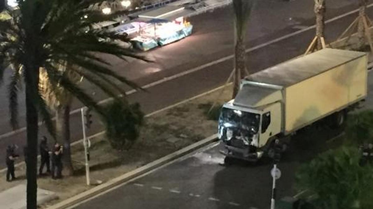 Atentat la Nisa: Şoferul camionului ce a intrat în mulţime a avut complici şi a plănuit atacul luni de zile