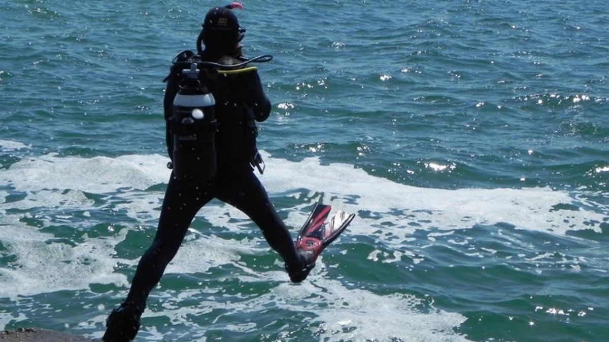 Cursuri de scufundări: din bazin, în Marea Neagră