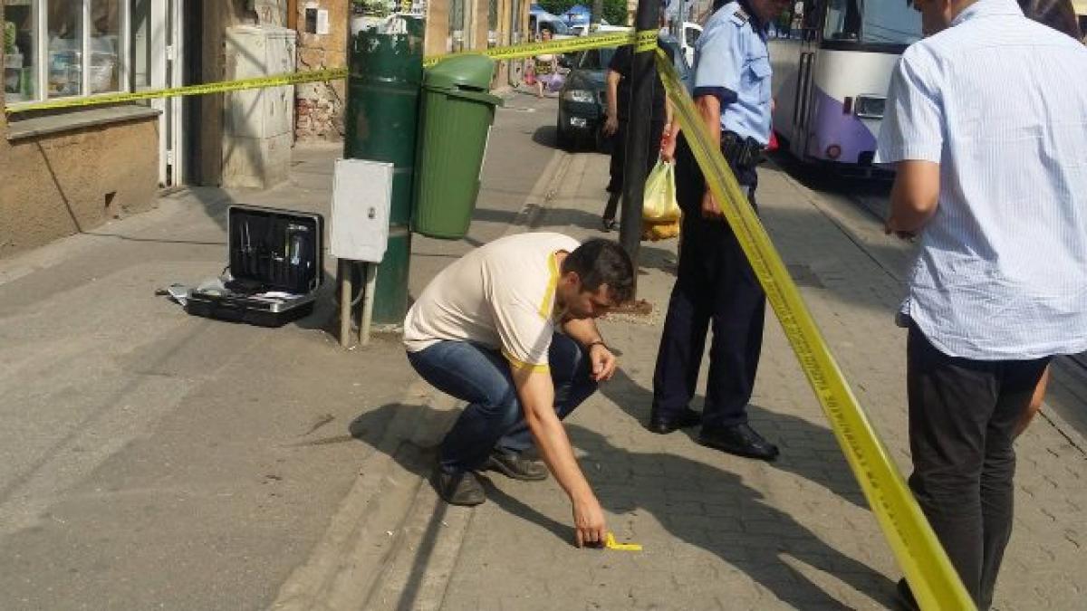 Tânără, înjunghiată pe stradă în plină zi