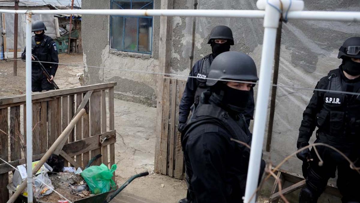 Braşov: Un bărbat a murit împuşcat după ce a atacat un poliţist