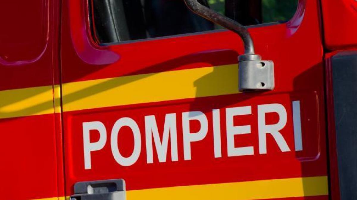 Incendiu la groapa Glina, intervin opt autospeciale