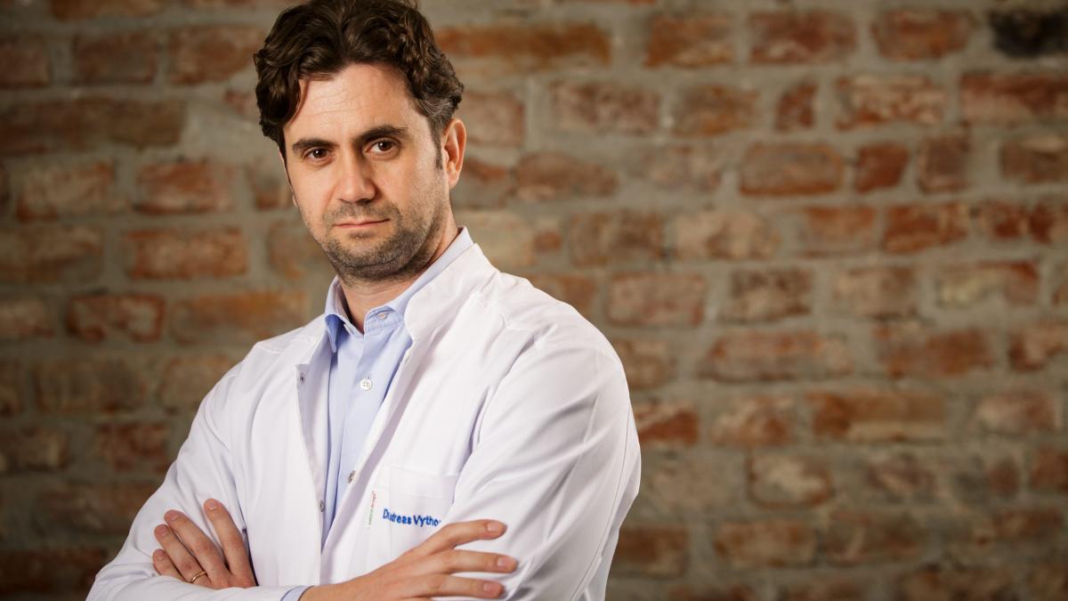 Dr. Andreas Vythoulkas: Endometrioza este o boală perfidă 