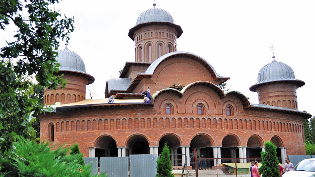 Noua necropola a Familiei Regale, încă nesfinţită