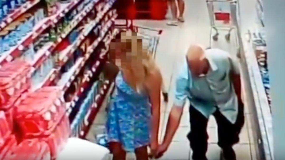 video barbat intre doua varste facut de rusine ce gest a fost surprins de camerele de supraveghere