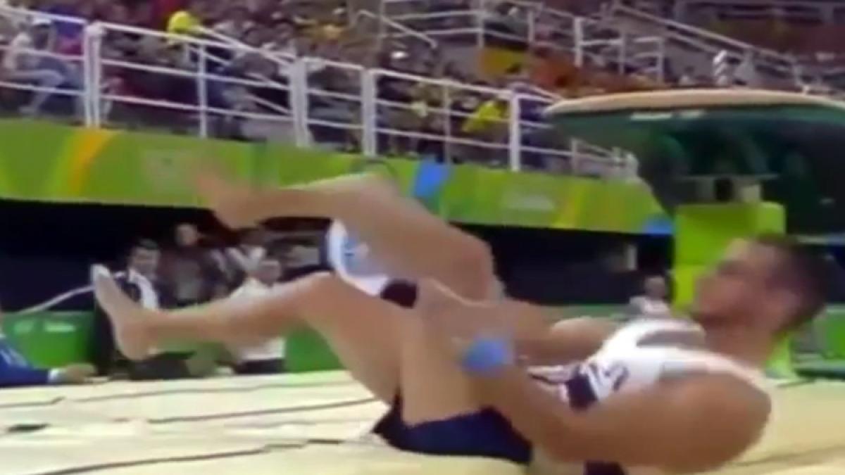 rio 2016 video gimnast francez cu fractura deschisa scapat e jos de medici
