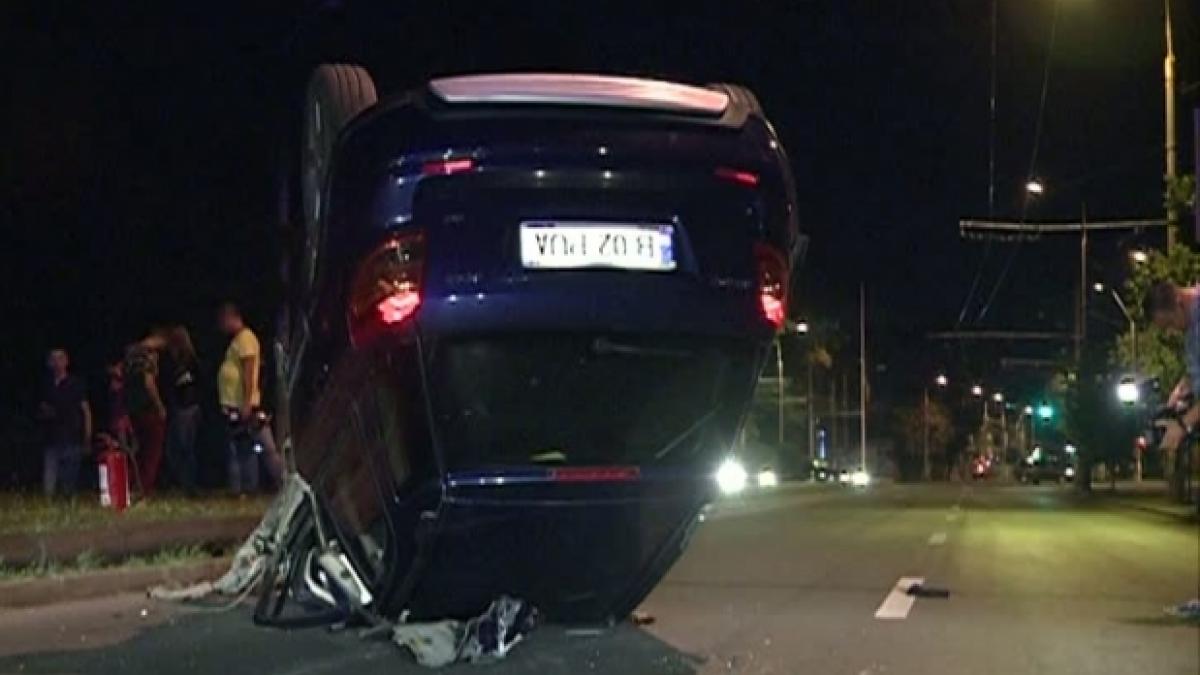 Accident spectaculos langa Palatul Cotroceni. Un sofer a pierdut controlul volanului si s-a rasturnat