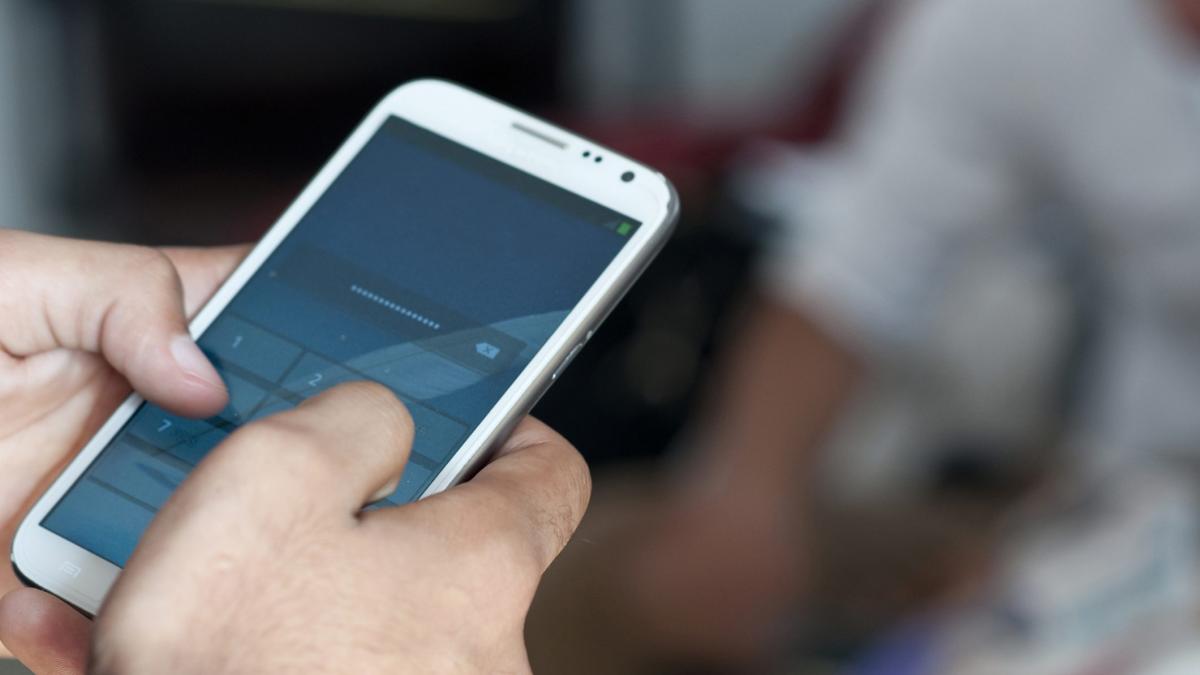 ANCOM: internetul mobil a câştigat competiţia cu cel fix