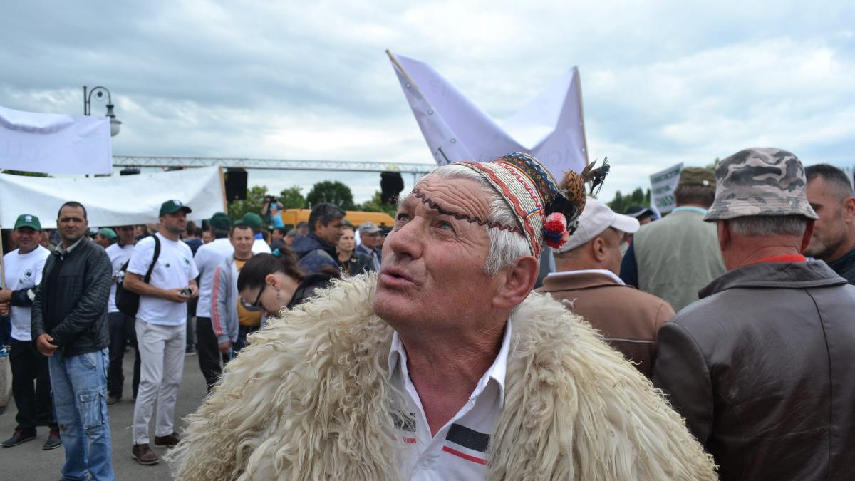 Țăranii, găsiți vinovați pentru întârzierea banilor de la UE
