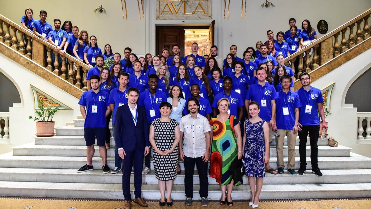  BUCHAREST SUMMER UNIVERSITY pune România pe harta viitorului eeconomiei internaţionale