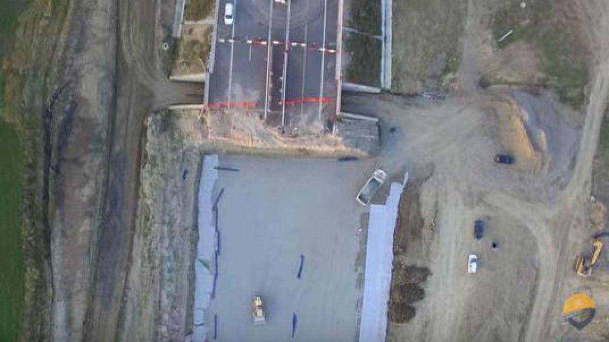 Cum arată gaura din autostrada Orăştie-Sibiu, care trebuie refăcută! IMAGINI AERIENE