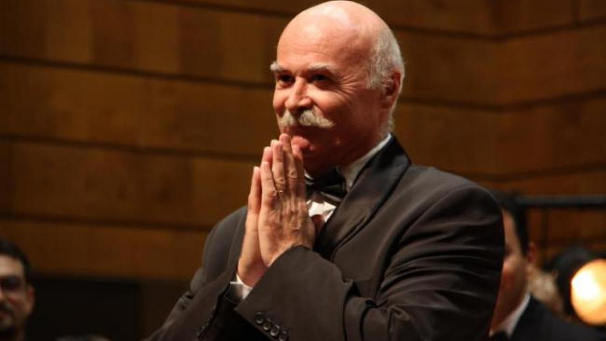 Tudor Gheorghe şi-a lansat cartea "Vă dau un an din viaţa mea", în foaierul Teatrului Naţional "Marin Sorescu" din Craiova