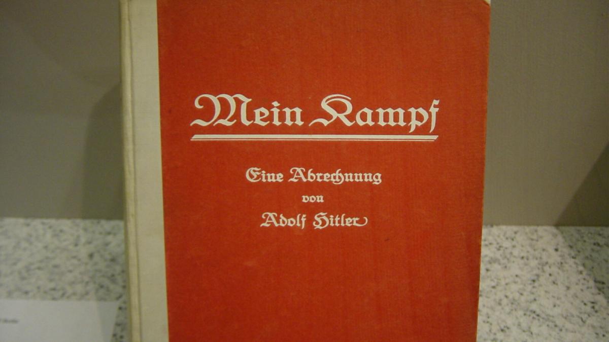 Un istoric a descoperit ''prima autobiografie a lui Hitler'', scrisă înainte de "Main Kampf"