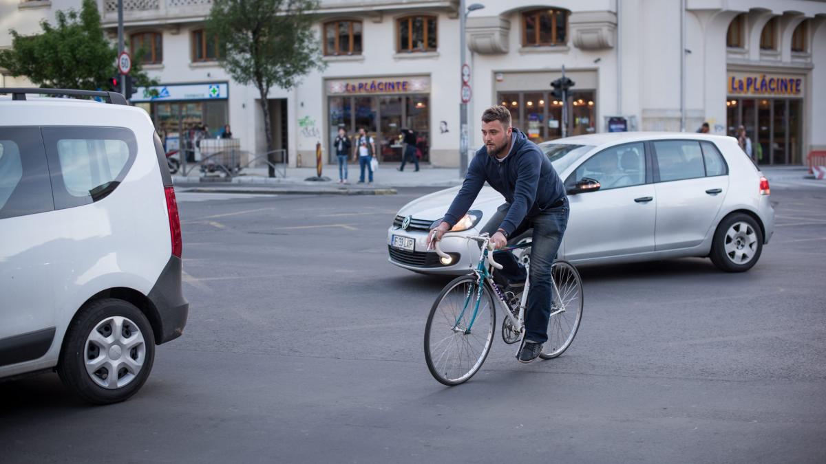 Bicicliştii, în topul pericolelor pe şosea, potrivit IGPR