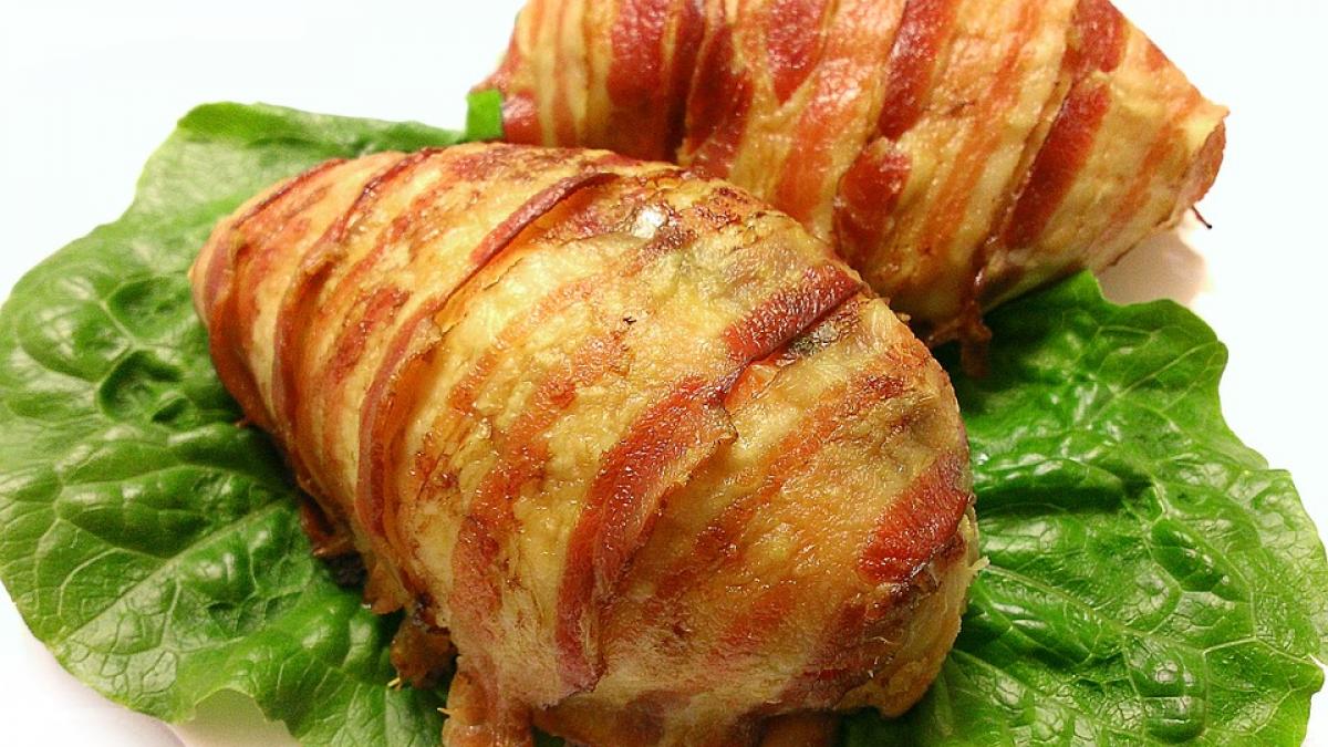 Ciocănele de pui învelite în bacon