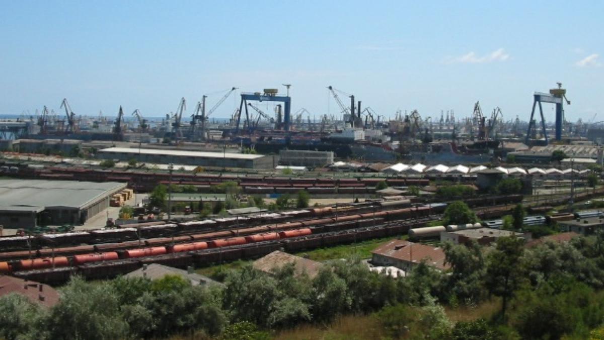 Operațiune de amploare a DIICOT în Portul Constanța, într-un dosar de trafic cu material lemnos