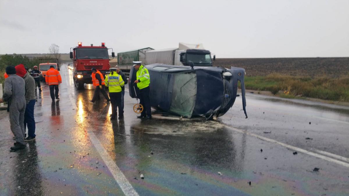 ACCIDENT TERIBIL în județul Iași. Una dintre mașini a luat foc