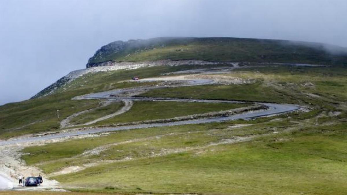 Circulaţia rutieră pe Transalpina rămâne închisă şi la sfârşitul acestei săptămâni 