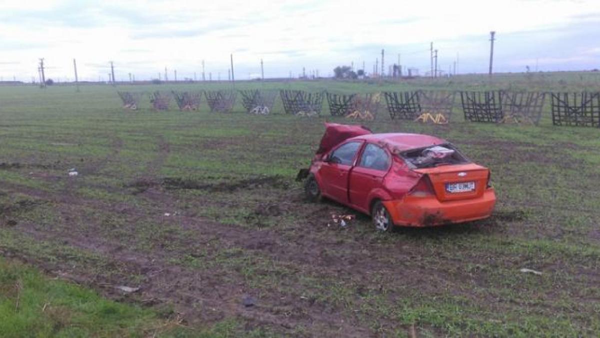 video un politist brailean a iesit cu masina in decor si a refuzat testul de alcoolemie