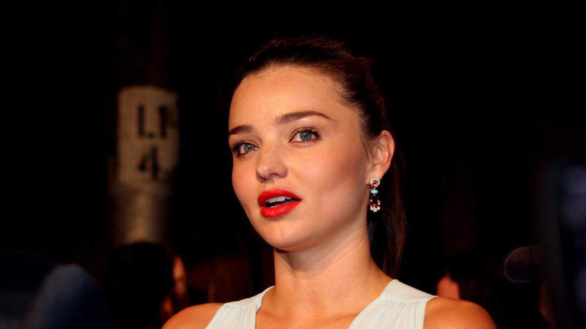 Bodyguard-ul modelului Miranda Kerr, înjunghiat în față de un individ care a pătruns în locuința australiencei