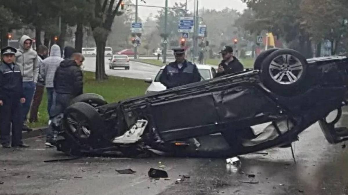 Un șofer vitezoman s-a răsturnat în centrul Timișoarei