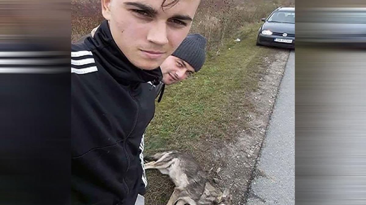 Au vrut să-și impresioneze prietenii pe Facebook, însă s-au trezit amenințați și înjurați