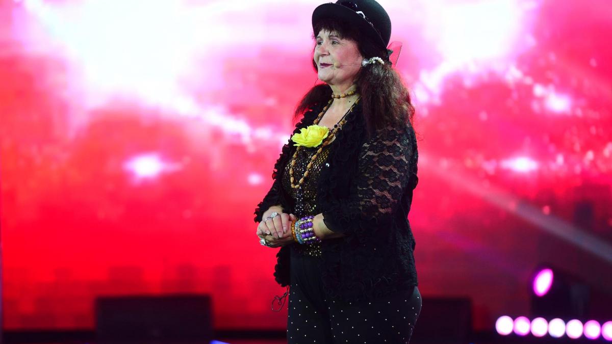 De la X Factor, la iUmor! Veronica Fermecătoarea și Elvis de Colentina