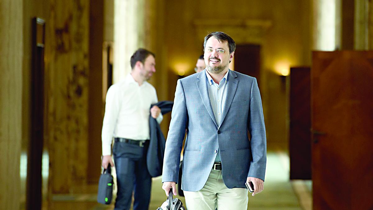 Tehnocrații vor să zboare în Dubai după fonduri UE