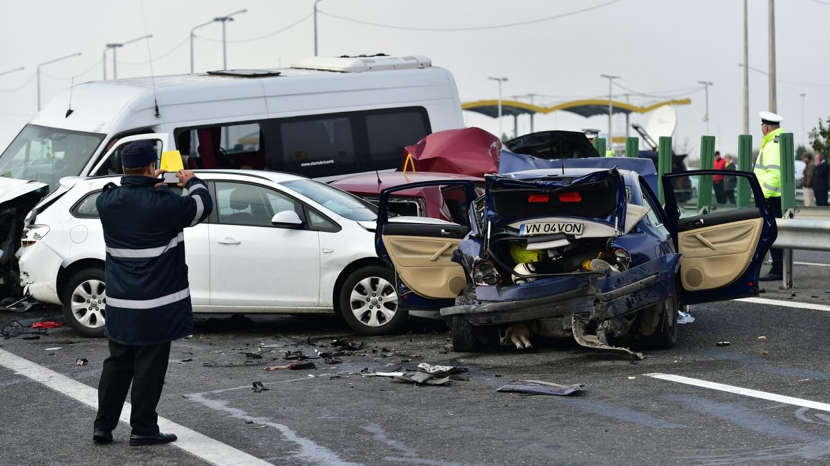 Primul șofer care a respectat legea, în fruntea accidentului în lanț de pe A2