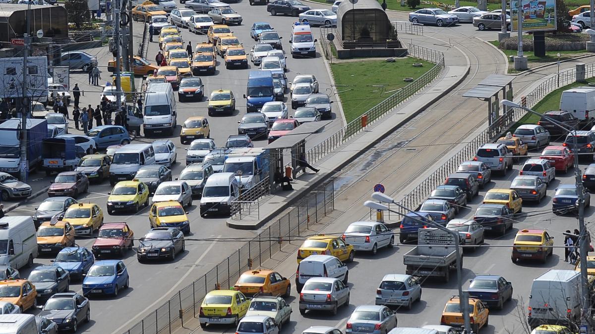 Soluție pentru trafic: oamenii intră, mașinile rămân