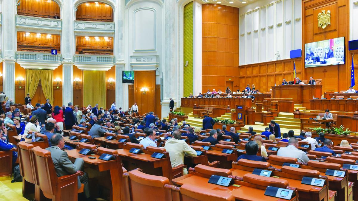 Aleşii se simt discriminaţi şi vor să-şi dubleze leafa