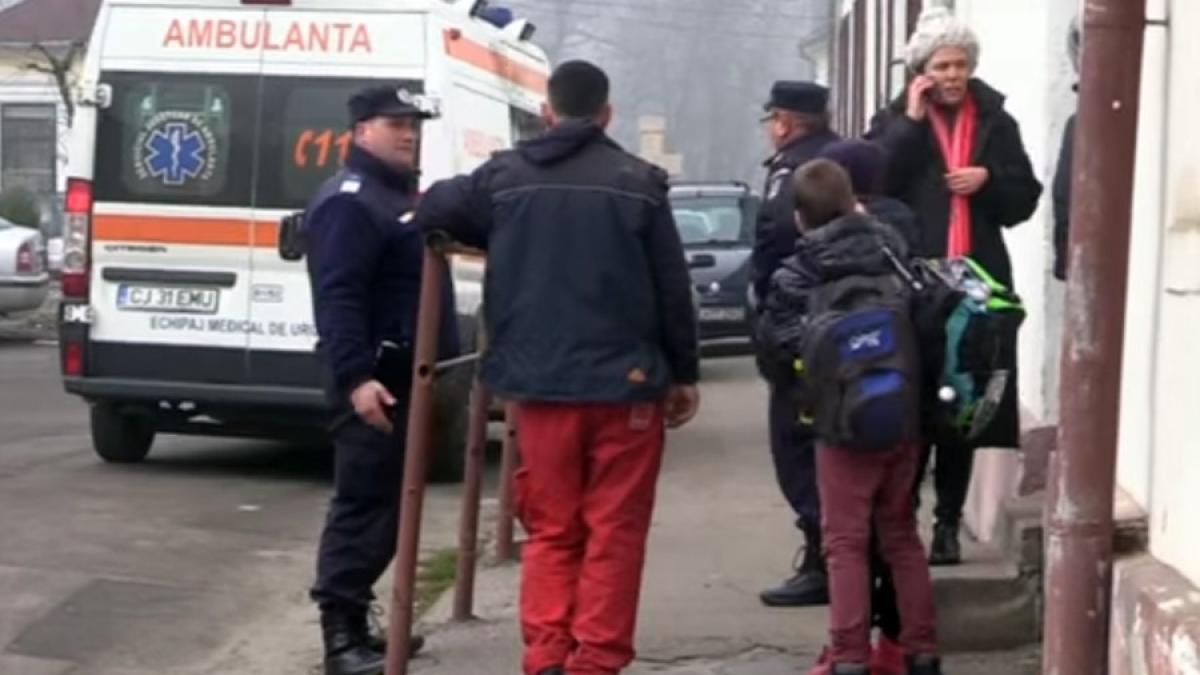 11 copii, intoxicați cu gaze într-o școală din Gherla