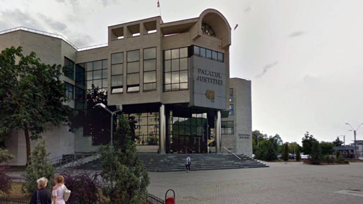 A fost identificat individul care a amplasat pachetul suspect în Tribunalul Maramureș