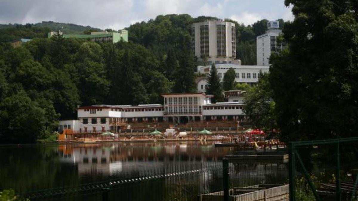 Mureş: Turiştii, evacuaţi de la SPA-ul unui hotel din Sovata după izbucnirea unui incendiu