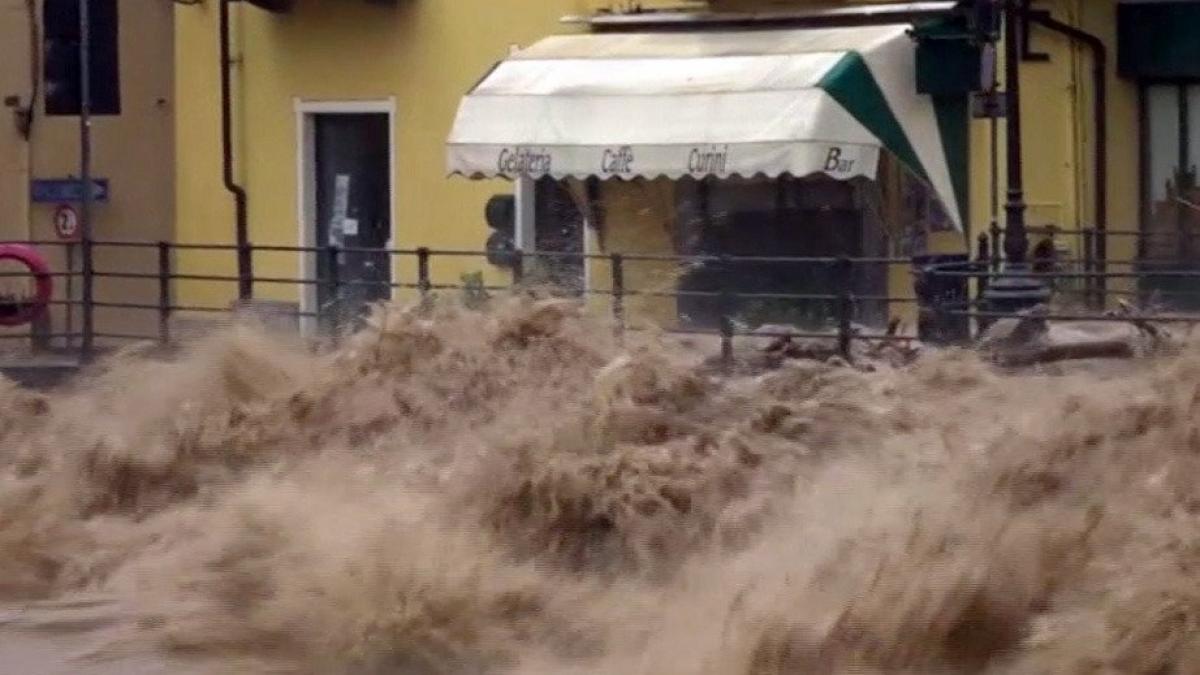dupa cutremure italia este lovita de inundatii