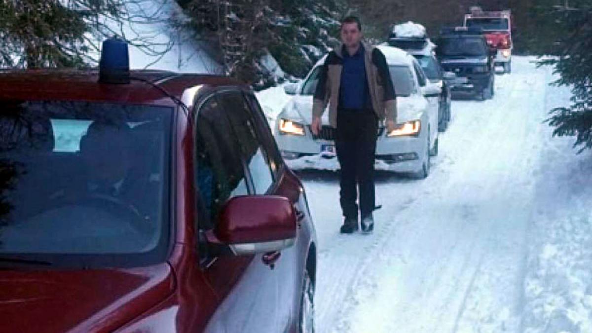 13 turiști, izolați în Retezat, salvați de jandarmii montani
