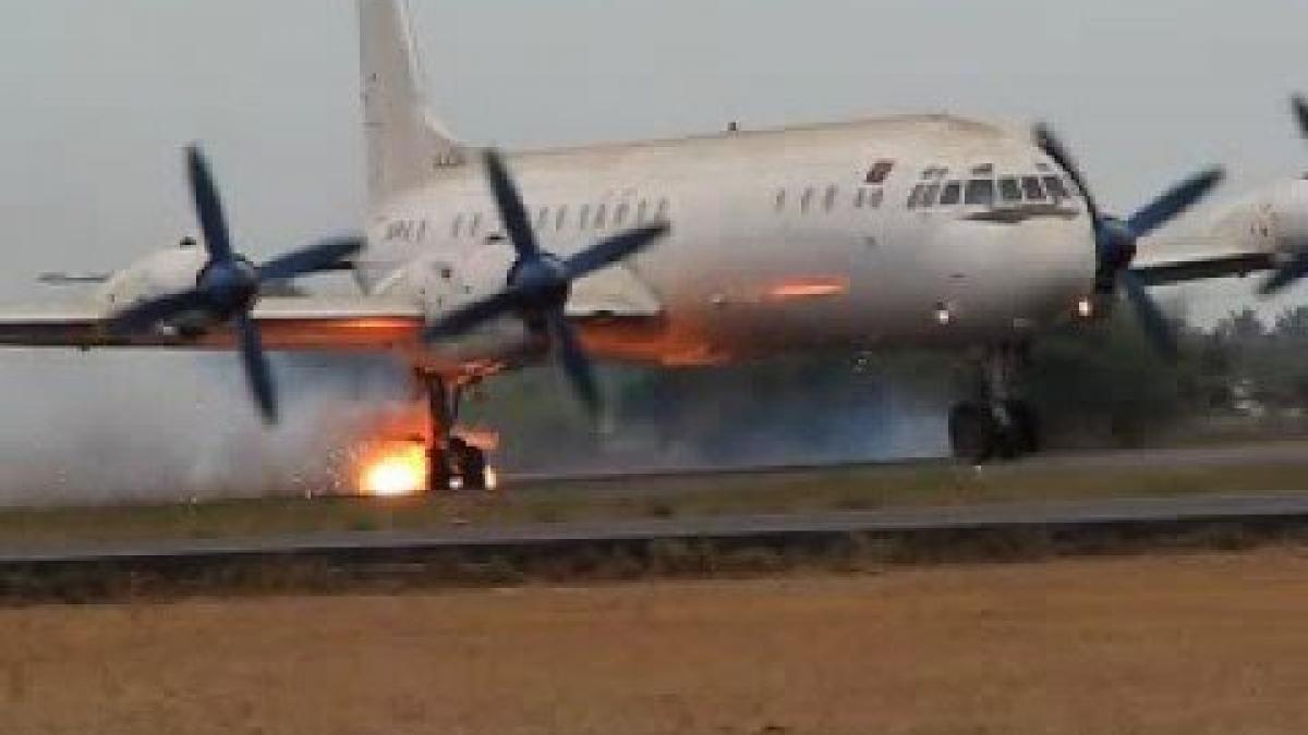 Un avion cu ZECI de oameni la bord s-a PRĂBUȘIT