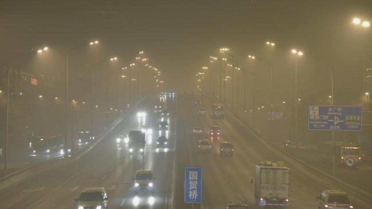Autorităţile de la Beijing au ridicat codul roşu de smog 
