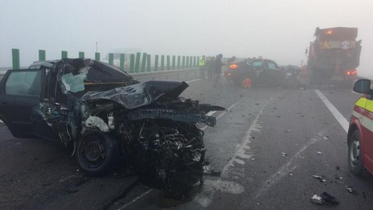 Accident TERIBIL pe Autostrada Soarelui. Trei mașini implicate. Trei persoane rănite. Traficul a fost deviat