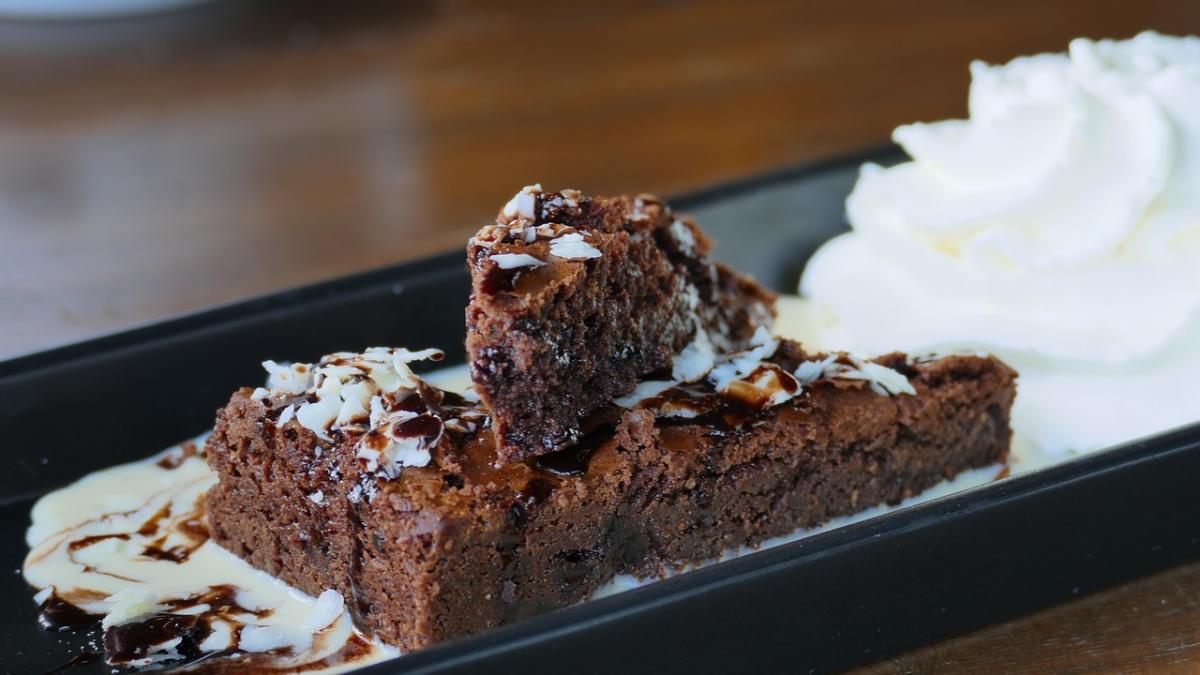 Rețetă delicioasă: Tort „Pădurea neagră“ 