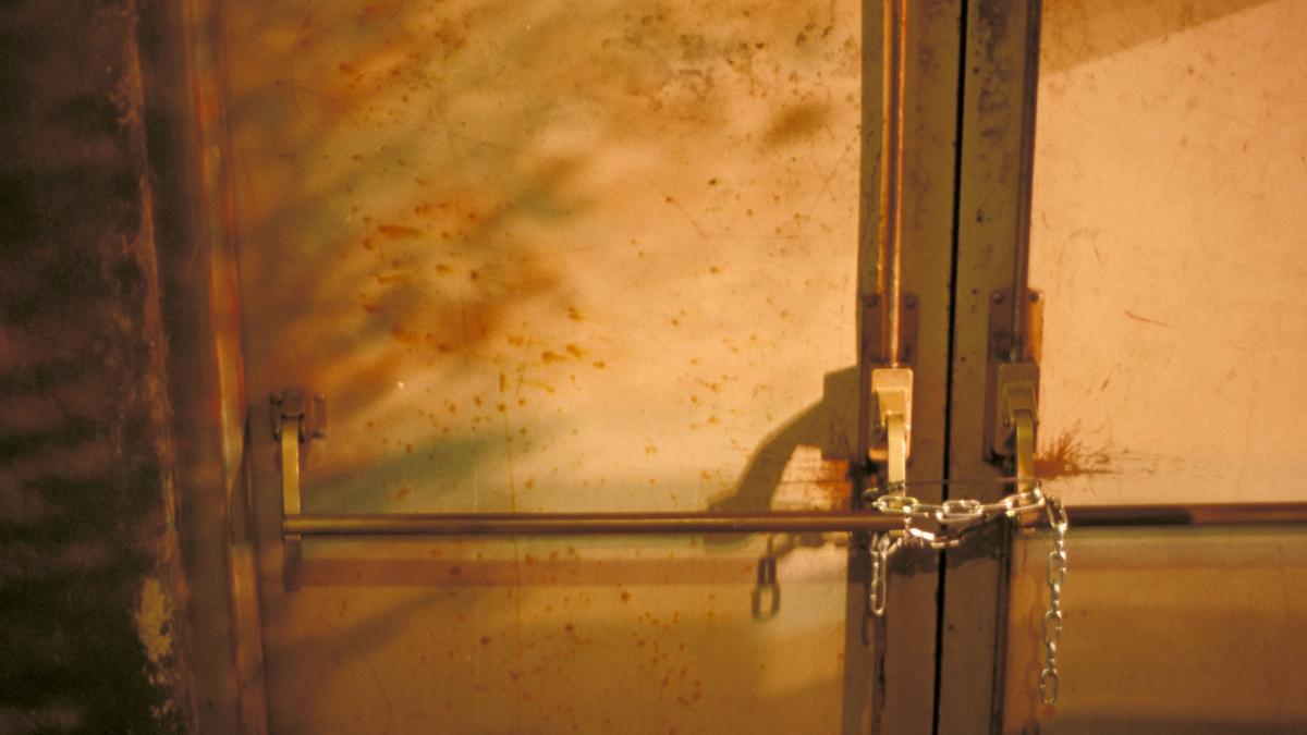Au vrut să petreacă un revelion de poveste, dar au găsit hotelul închis