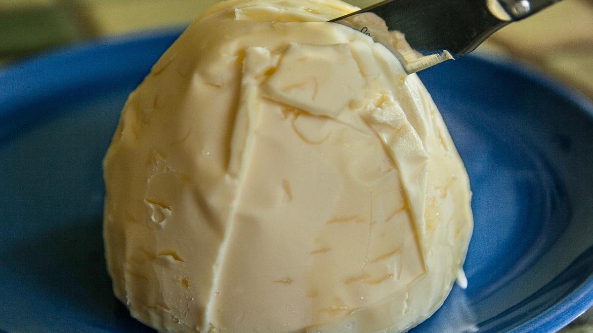 Rețetă delicioasă. Pâine umplută cu unt