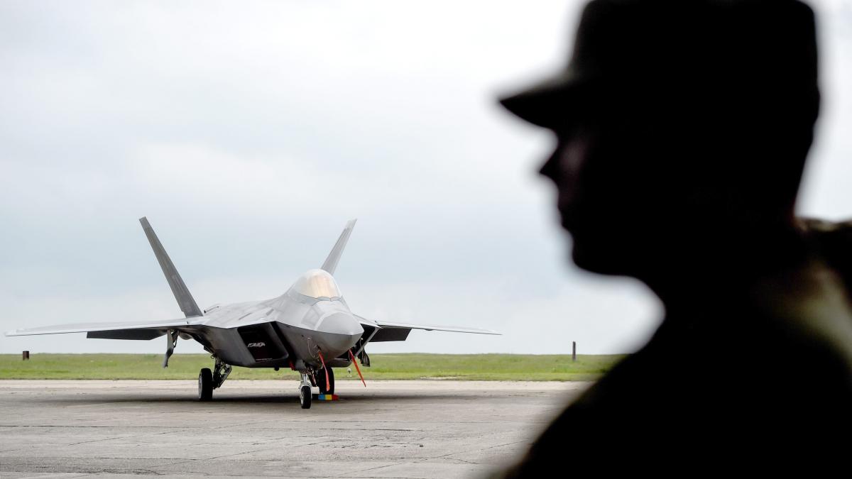 Aeroportul Kogălniceanu, sacrificat pentru US Army