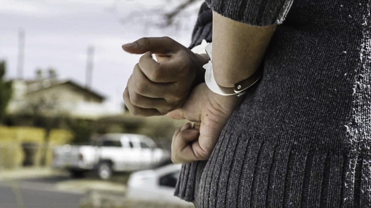 Iaşi: O femeie este anchetată după ce şi-a înjunghiat mortal soţul