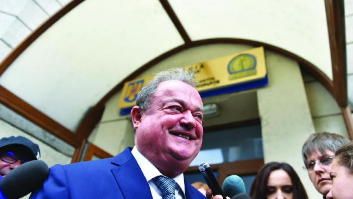 Dosarul în care Vasile Blaga este acuzat de trafic de influenţă va fi judecat de Tribunalul Bucureşti