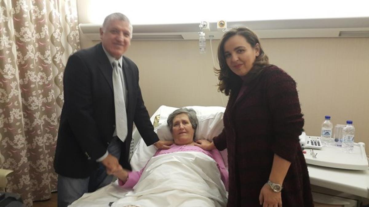 Premieră mondială: O bunică şi-a născut propria nepoată, la 67 de ani!