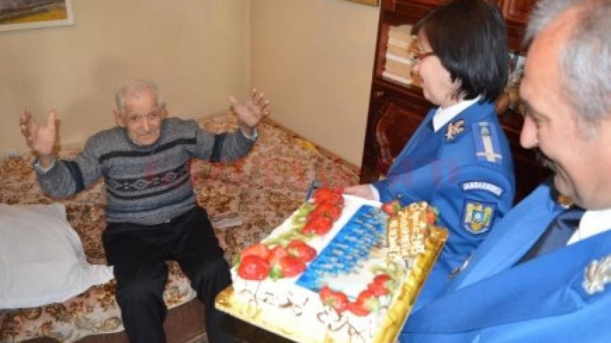 Are 106 ANI și este CEL MAI LONGEVIV VETERAN DE RĂZBOI din Oltenia. Ce amintiri are GENERALUL STOICHECI?