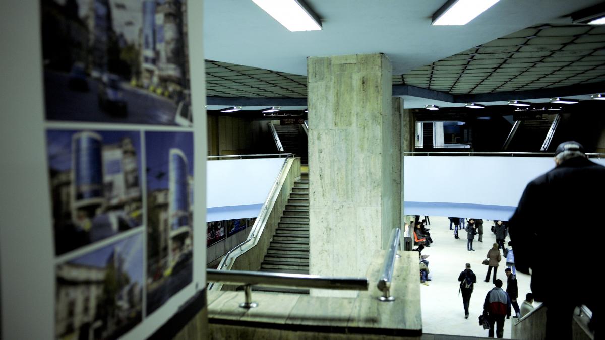 ALERTĂ - Stația de metrou de la Universitate a fost evacuată de urgență